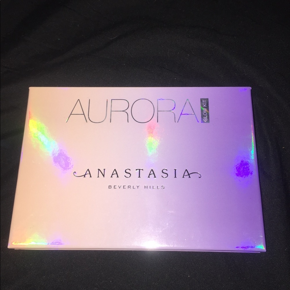 Unused 😍 ABH Aurora Glow Kit pallet! - Picture 4 of 5